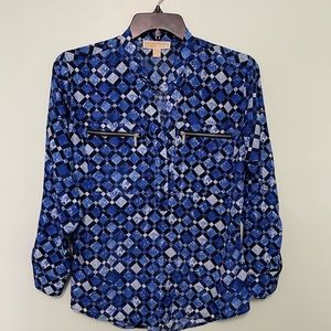 Michael Kors blouse size S w/ 2 zip up pockets. Super light & very cute & comfy